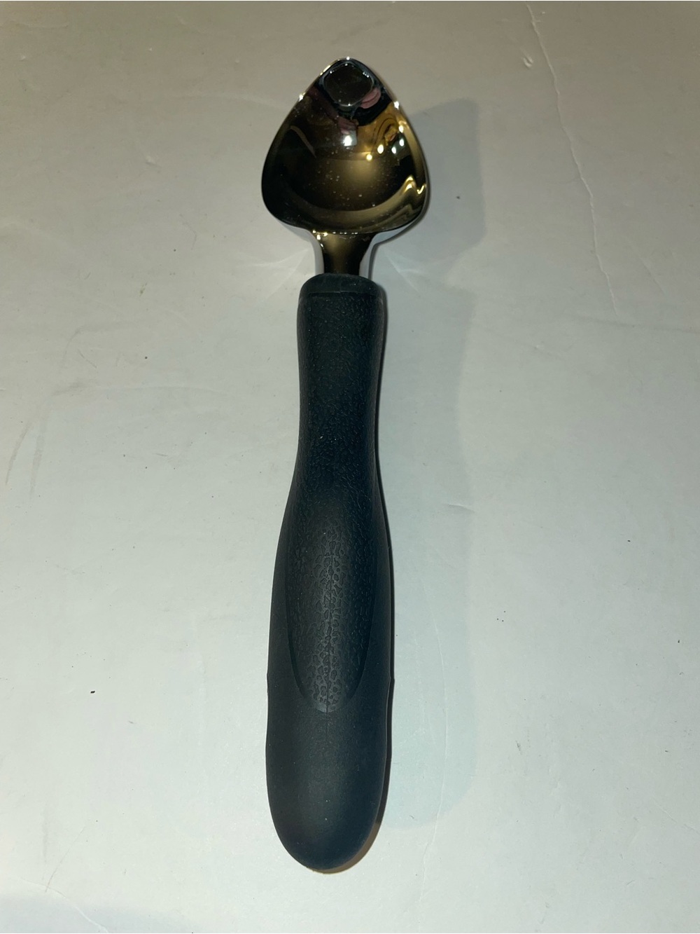 Cutco Black Ergonomic Ice Cream Scoop with Comfort Grip